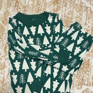 Hanna Andersson Forest Green and Cream Kids Pajama Set